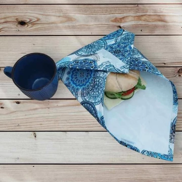 kek_mandalas_frissentarto_szalveta